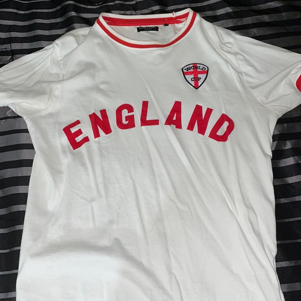 MENS ENGLAND MEDIUM SHORT SLEEVE TSHIRT